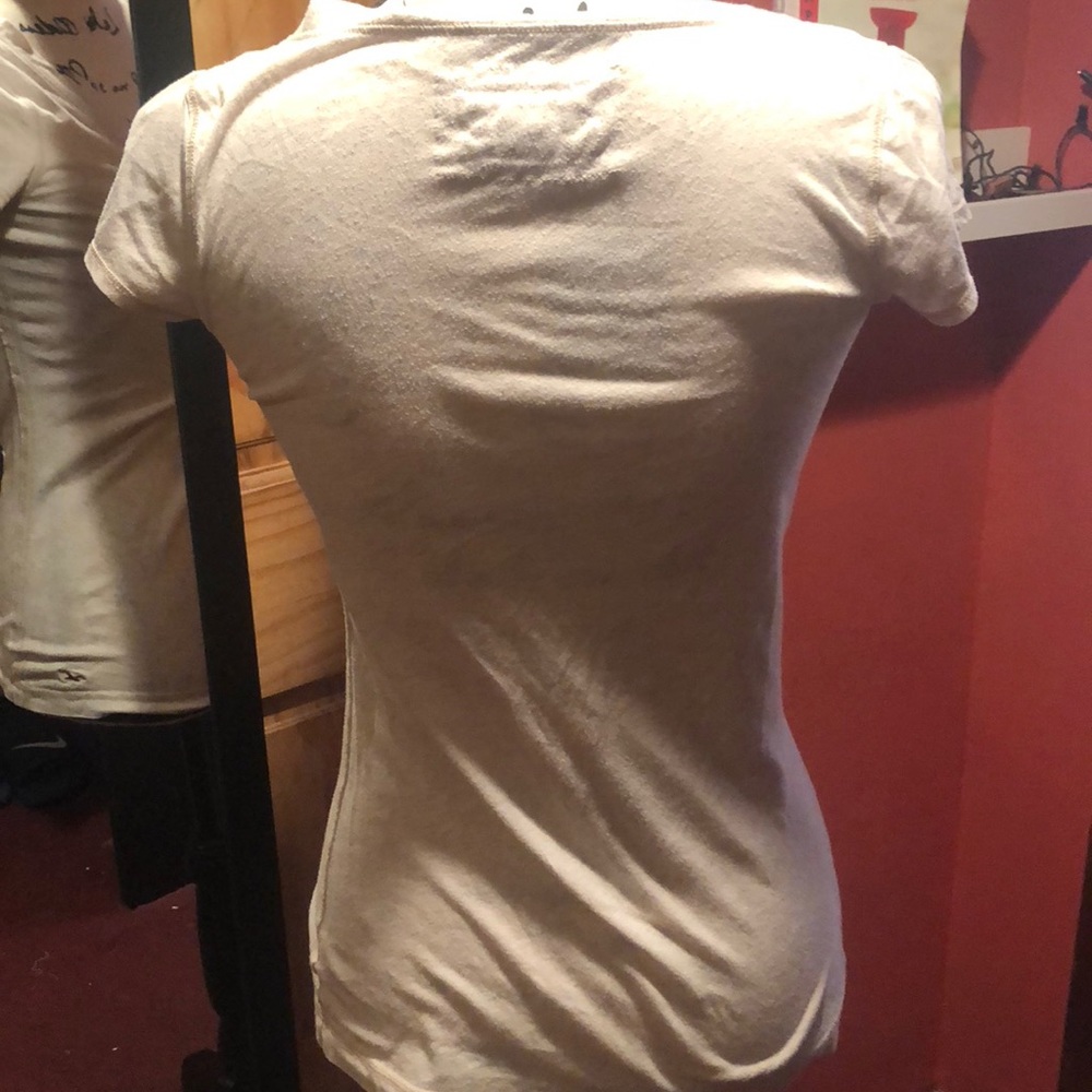 Cream V-neck - Picture 2 of 3